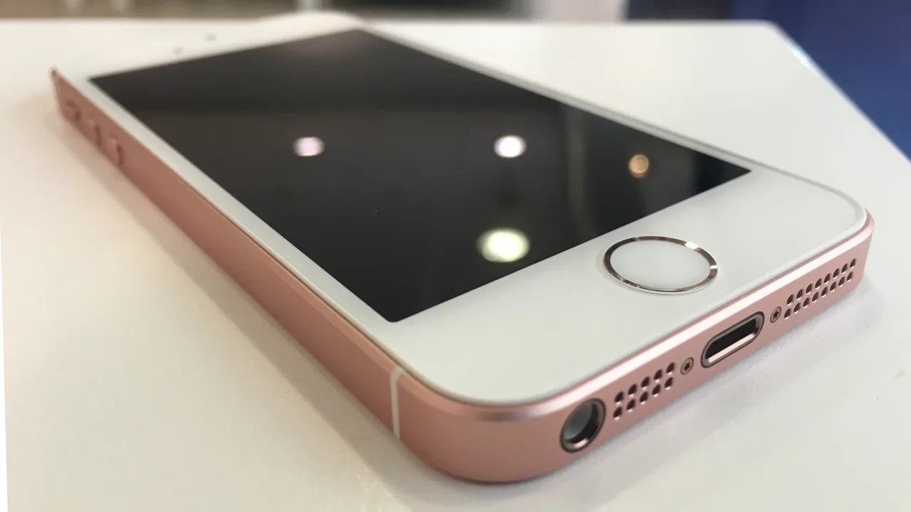 iPhone SE 4 Upgrade Anticipated as Developer Guidelines Shift