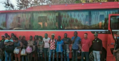 Guagua llena de Haitianos