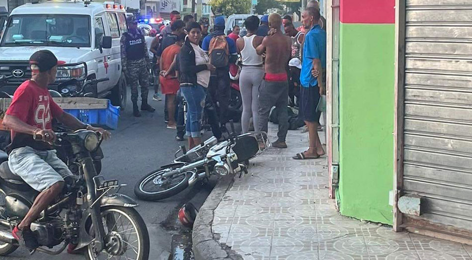 Dos a un seguridad de Dominican Watchman en Baní