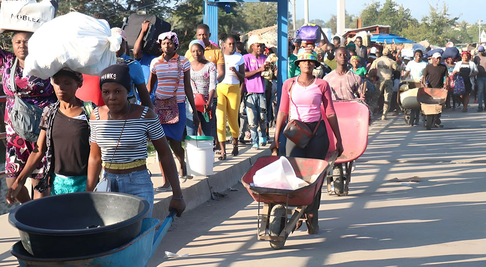 Haitianos comienzan a salir de manera voluntaria de RD