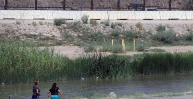 Texas ofrece a Trump unas 500 hectáreas para un centro de deportación de migrantes