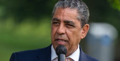 Adriano Espaillat elegido presidente del Caucus Hispano del Congreso