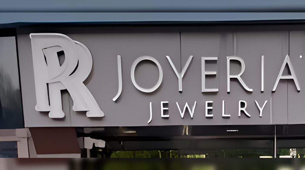 Policía persigue a ocho implicados en asalto a joyería en Bávaro