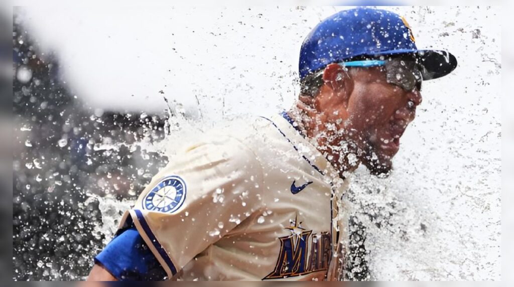 Julio Rodríguez hace historia en triunfo de los Mariners