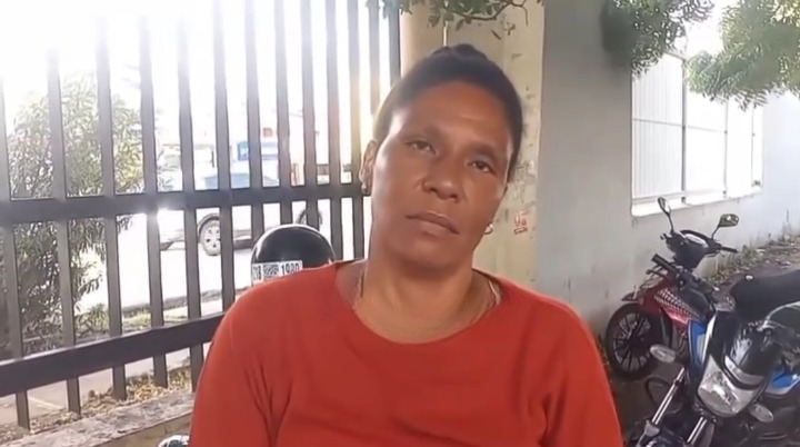 Roban 40,000 pesos a mujer en Santiago tras despojo violento