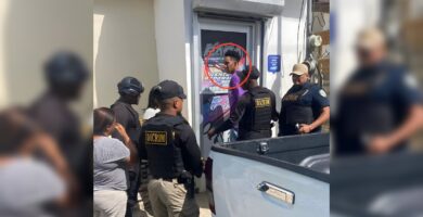 Detienen a hombre por presunto robo y acopio de equipos electrónicos en Santiago