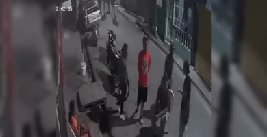 Individuos agreden joven con afilado en Ensanche Isabelita