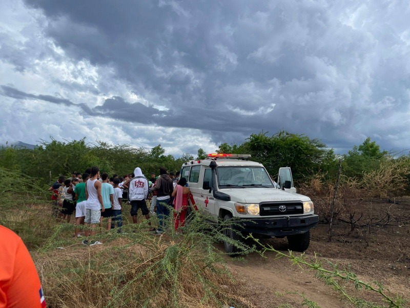 Hombre pierde la vida tras convulsión en laguna de Santiago Oeste