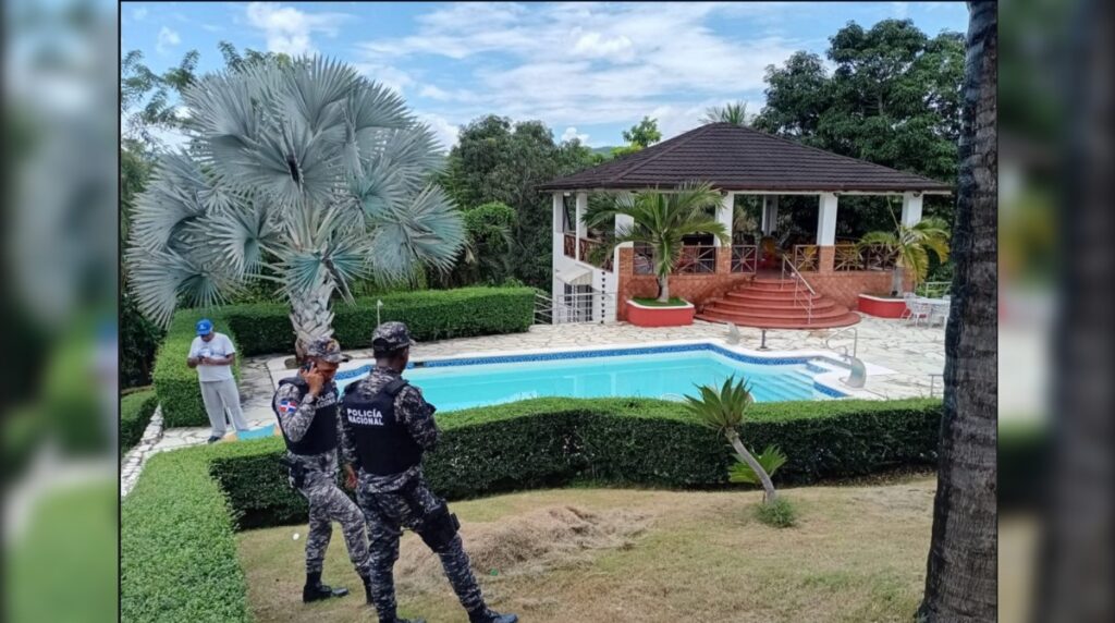 Menor de edad deja de vivir tras caer en piscina en Dajabón