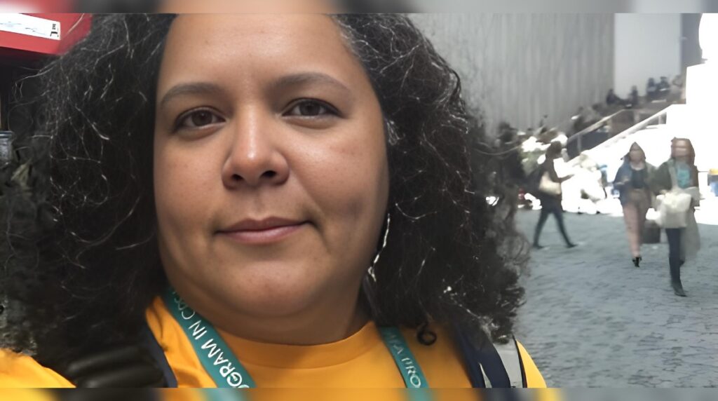 Escritora pide disculpas por poema polémico en Santo Domingo