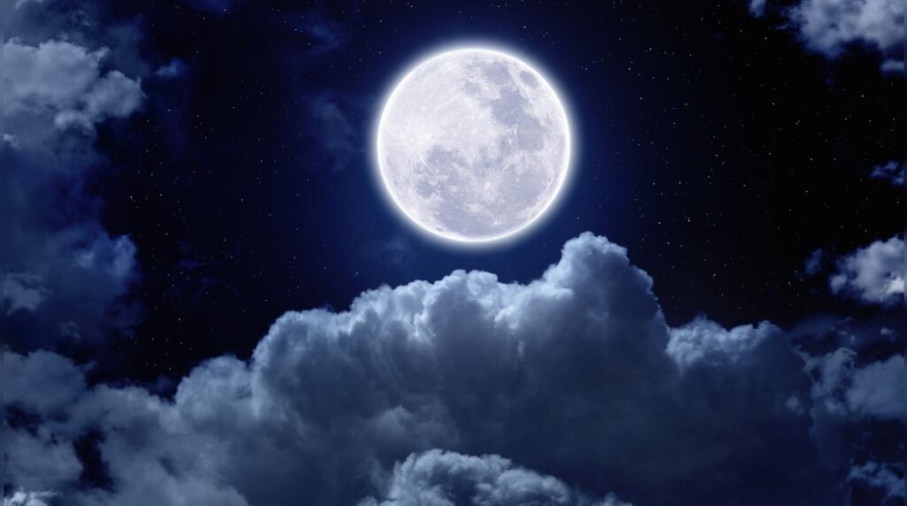 Lluvia de Perseidas y luna llena iluminan el cielo en agosto