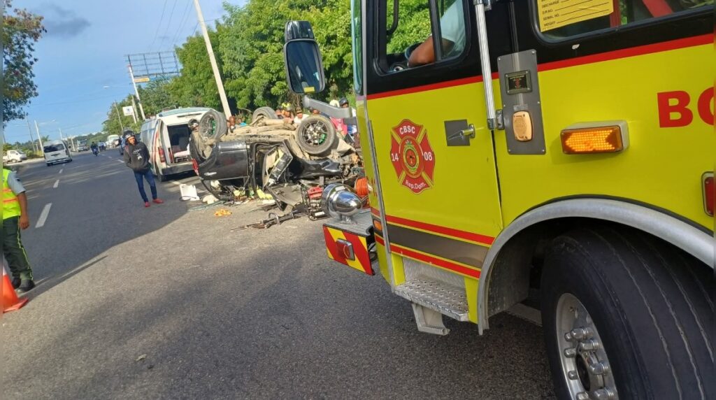 Incidente vial en autopista 6 de Noviembre deja uno sin aliento y un herido