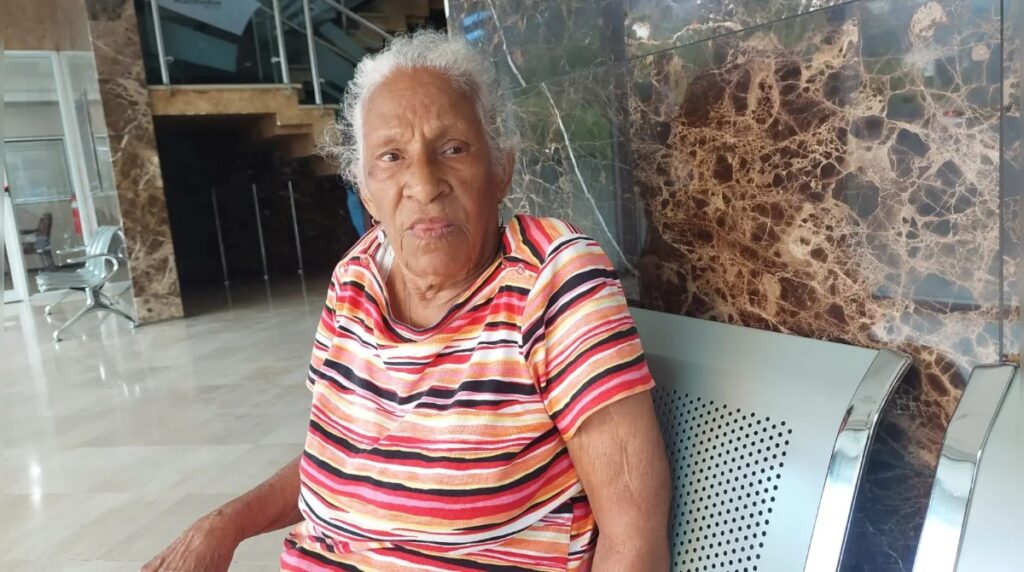 Mujer de 82 años pide vivir en paz lejos de conflictos familiares