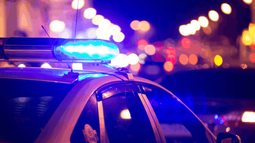 Hombre en Detroit enfrenta cargos por agresión grave a su esposa