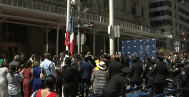 Por vez primera izan bandera dominicana en corazón financiero de NY