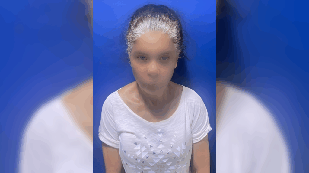 Arrestan mujer por agredir a su madre anciana en Moca