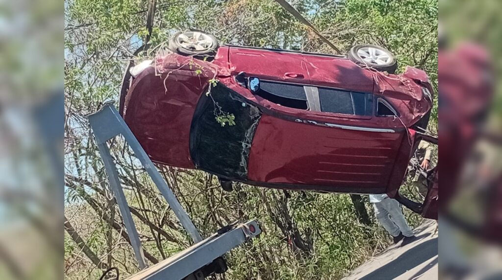 Vehículo se desliza en carretera Sabaneta Mao sin dejar pérdidas