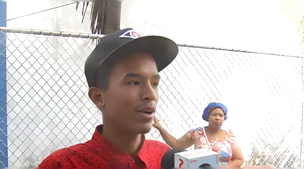 Joven dominicano solicita protección para su familia ante deportación