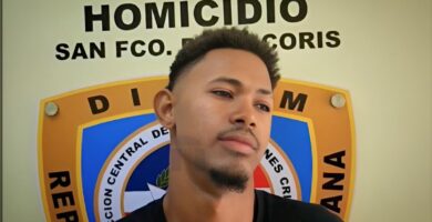 Joven de Villa Riva expresa arrepentimiento tras entrarle a su hija