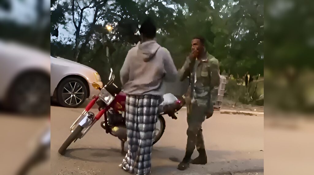 Discusión entre mujer y militar termina en forcejeo en Montecristi