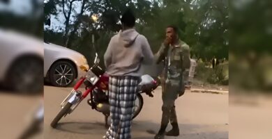 Discusión entre mujer y militar termina en forcejeo en Montecristi