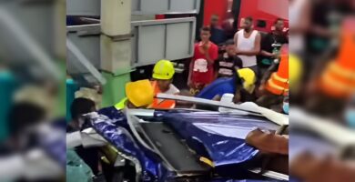 Siniestro vial en la autopista Duarte deja conductor atrapado