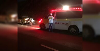 Dos jóvenes resultan heridos en incidente vial en Barahona
