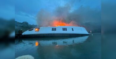 Embarcación tipo catamarán se incendia en Luperón Puerto Plata