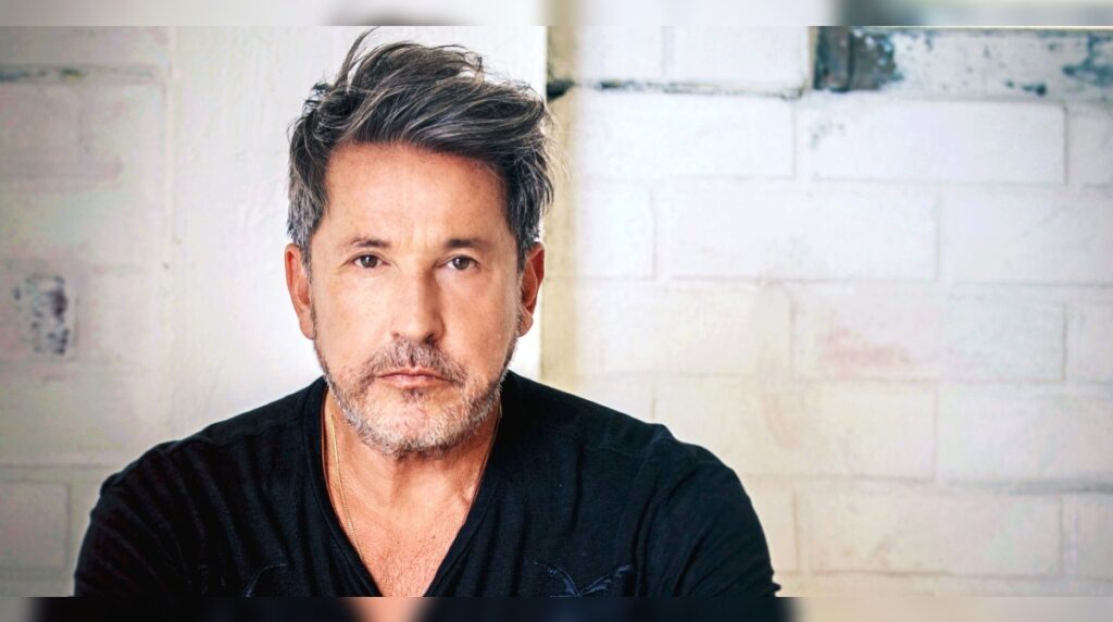 Ricardo Montaner alza su voz tras interrupciones eléctricas en Samaná