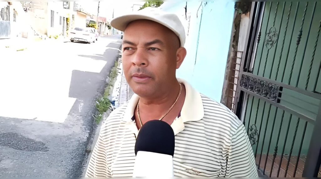 Hombre ofrece declaraciones tras video en oficina del IAD