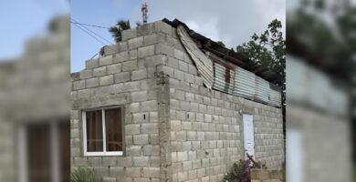 Hallan a una mujer sin aliento en su vivienda en Villa Riva