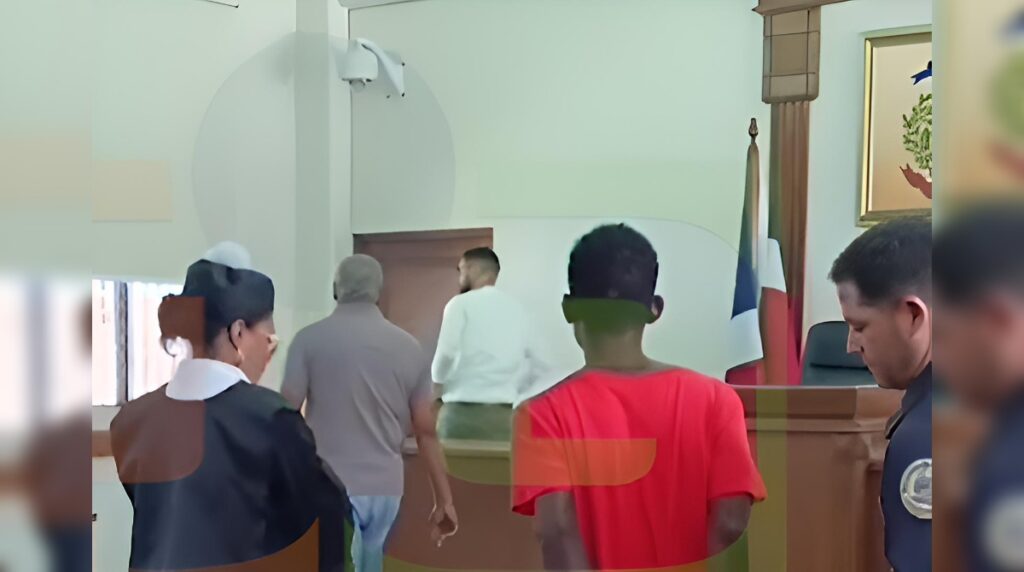 Joven que rompió puerta en Palacio de Justicia de Santiago rechaza libertad