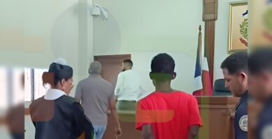 Joven que rompió puerta en Palacio de Justicia de Santiago rechaza libertad