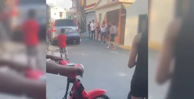 Captan incidente entre hombres y mujeres en Santiago de los Caballeros
