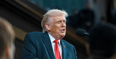 Trump afirma pérdida del líder supremo iraní tras bombardeos