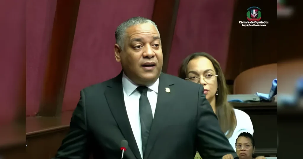Diputado critica retraso en justicia tras colapso en Jet Set