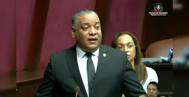 Diputado critica retraso en justicia tras colapso en Jet Set