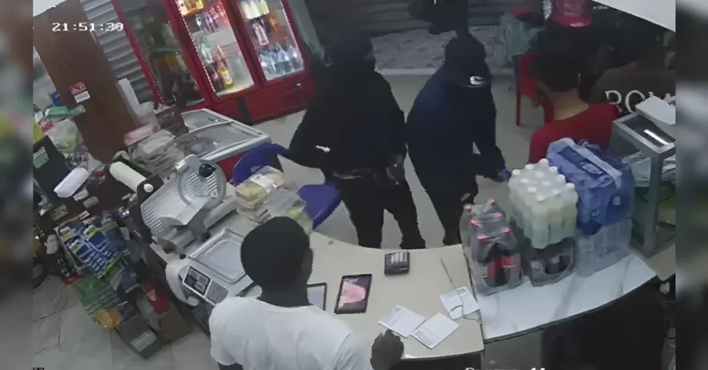 Cámara de seguridad capta incidente en comercio de Lucerna