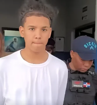 Joven se entrega a policía tras incidente en La Vega