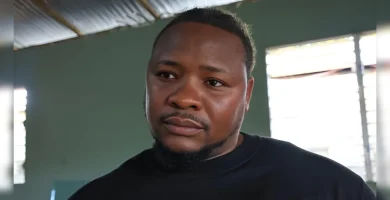 Padre enfrenta dolor por pérdida de su hija sin poder decírselo a su esposa