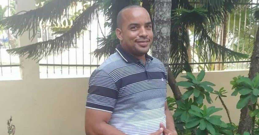 Familia llora a hombre hallado sin aliento en cañada de Los Alcarrizos tras las lluvias