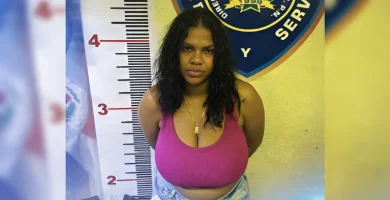 Policía arresta mujer por presuntos delitos tecnológicos