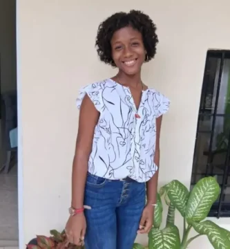 Familia busca a jovencita reportada desaparecida en Santo Domingo