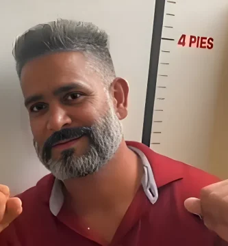 Padre ofrece palabras tras liberación de su hijo en Mao