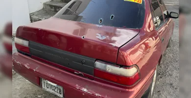 Incidente deja vehículo afectado en sector Vista al Valle