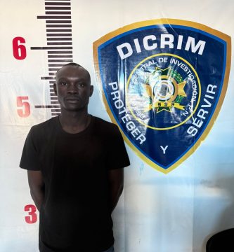 VIDEO: Prisión preventiva contra haitiano acusado de matar mujer y herir a su hijo a puñaladas en Higüey