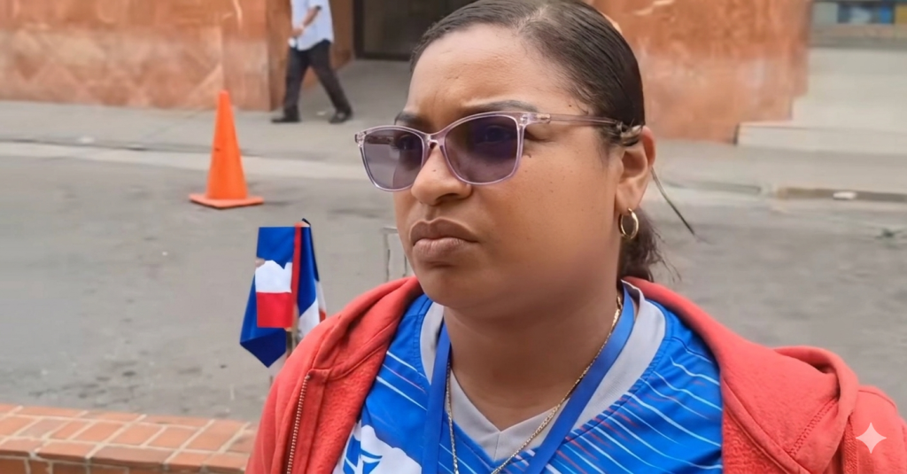 Madre denuncia que clínica retiene a su hija por deuda médica en La Vega