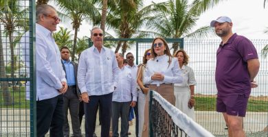 Con una inversión de 333 millones de pesos, Abinader y Carolina inauguran el nuevo Malecón Deportivo