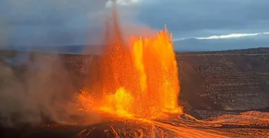 Volcán Kilauea entra en erupción nuevamente con fuentes de lava de 300 metros de altura