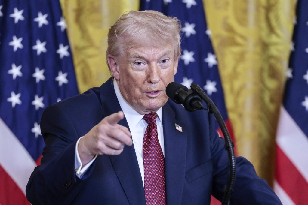 Trump dice que «nunca debería permitirse a nadie utilizar un arma nuclear»